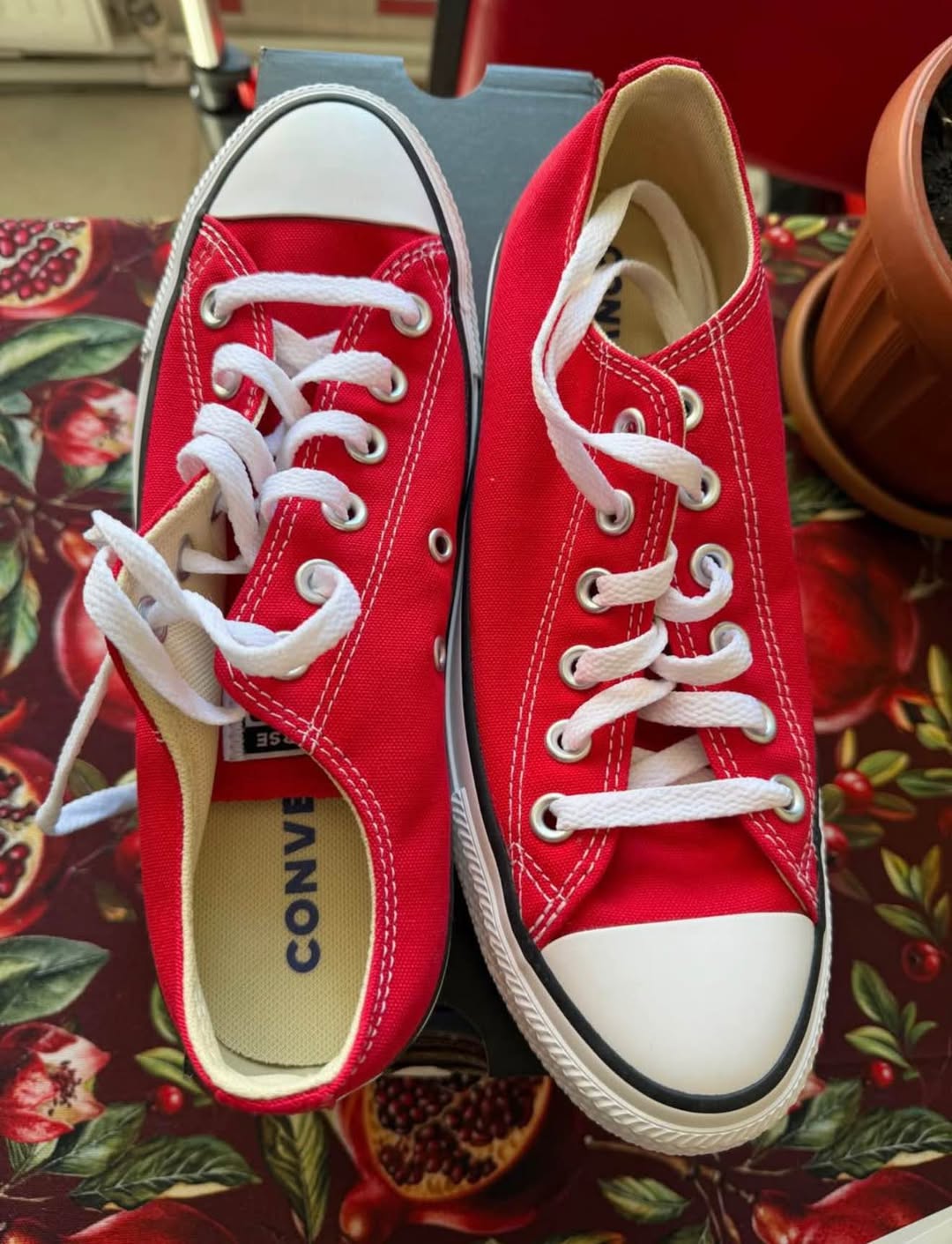 იყიდება ახალი ორიგინალი converse ❤️ ზონა