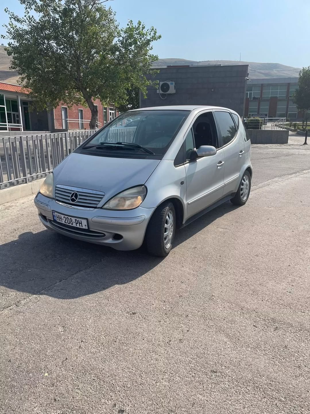 Satılık. 2005 model 1.6 motorlu, 1700$$