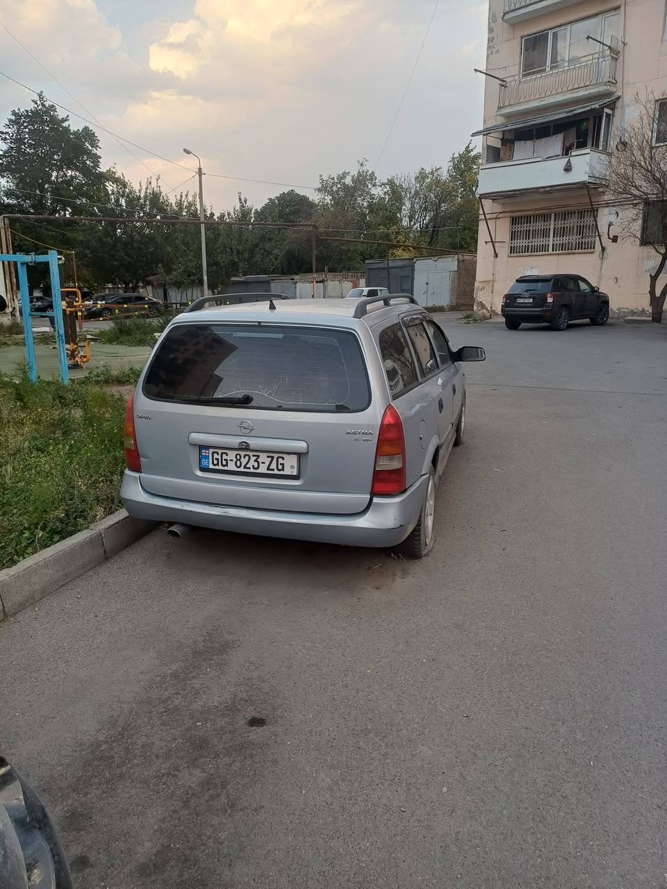 Opel Astra 1000 dollara satılır