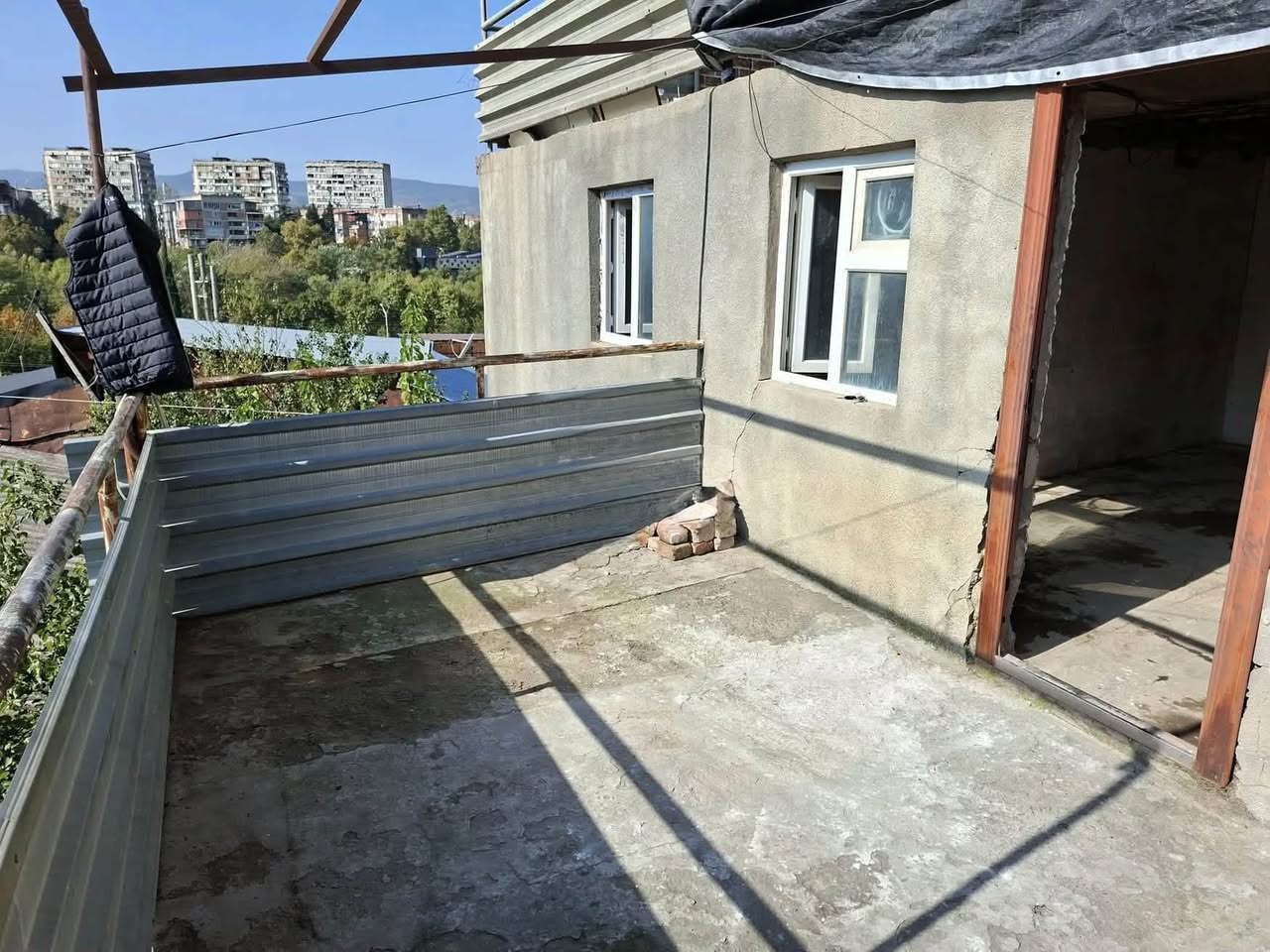 სახლი, თბილისი — 30 000 დოლარი