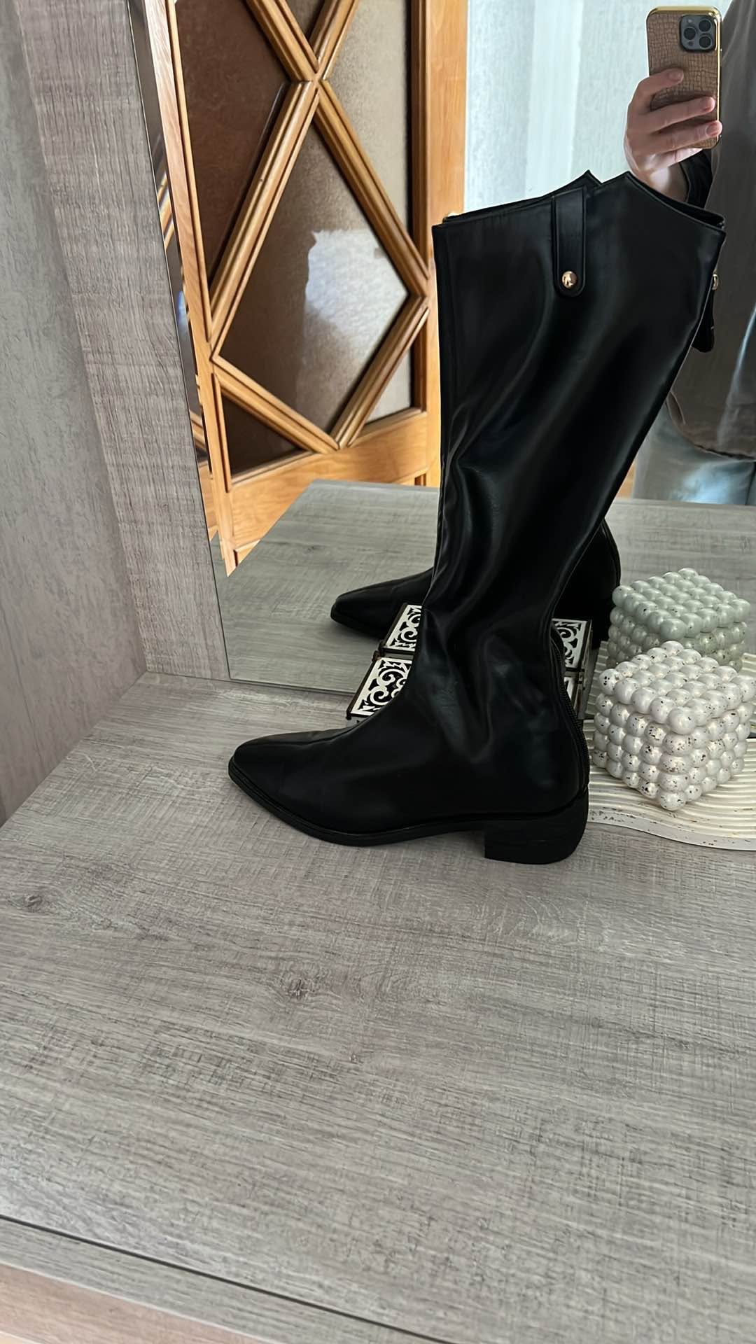 Black Zamshi shoe of Baldi brand is for sale — 100₾