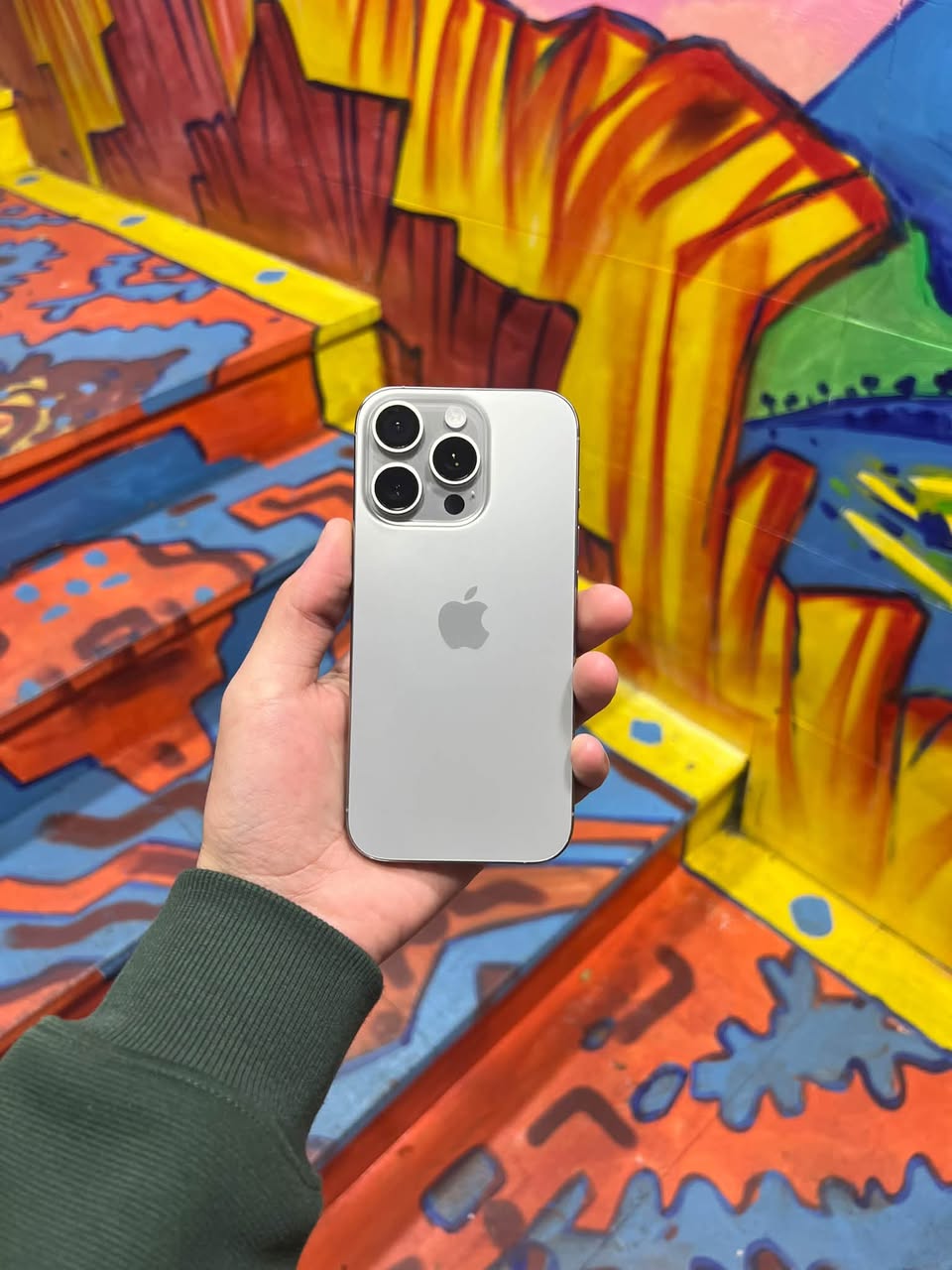 iPhone 16 Pro Natural Titanium 128GB