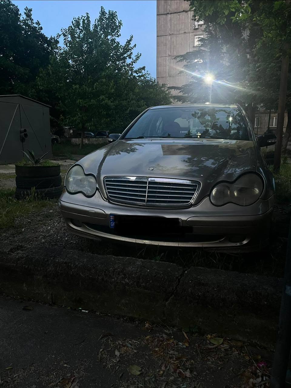 C203 2000 — 2,500$