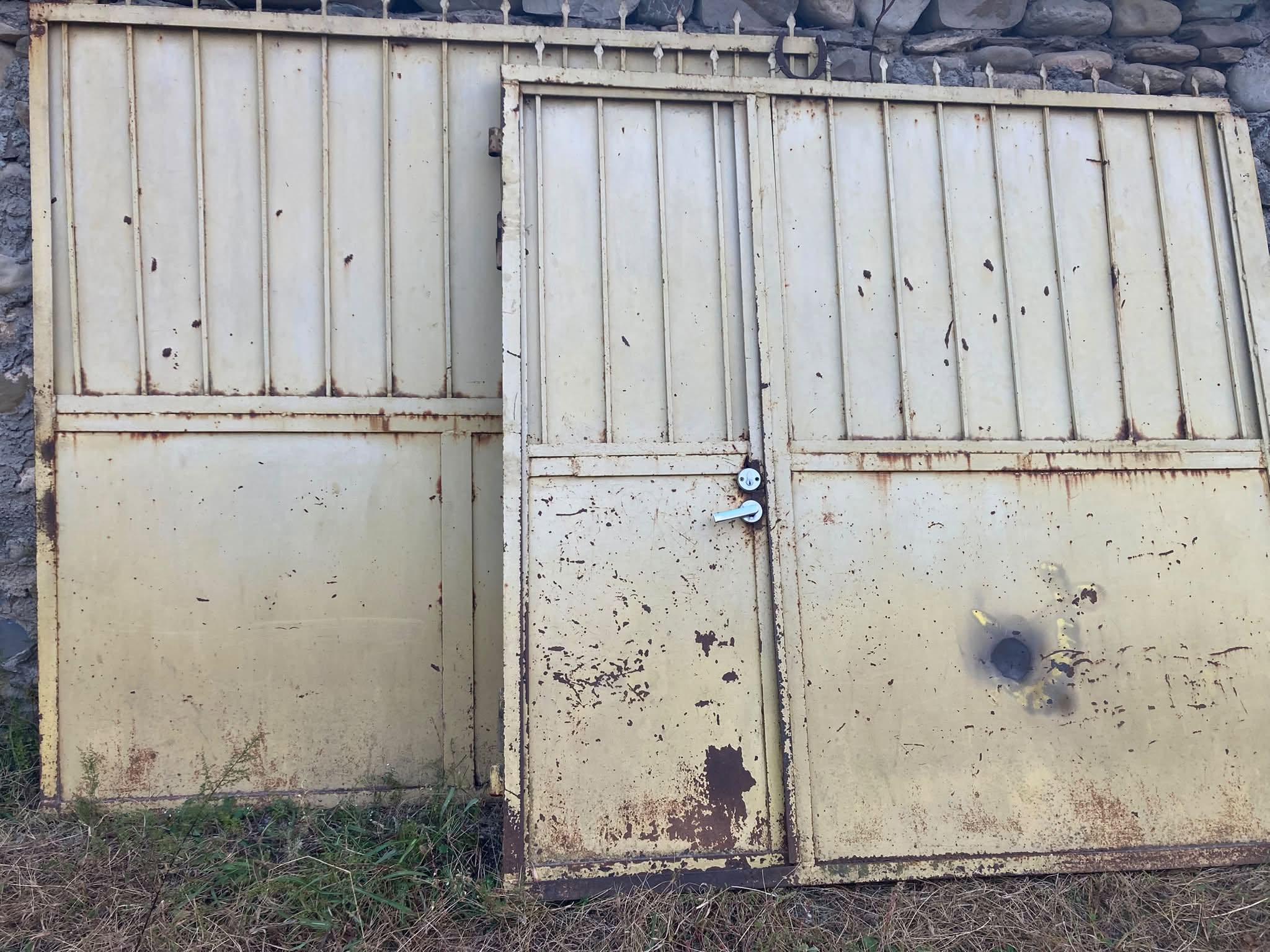 Second-hand doors for sale in good condition