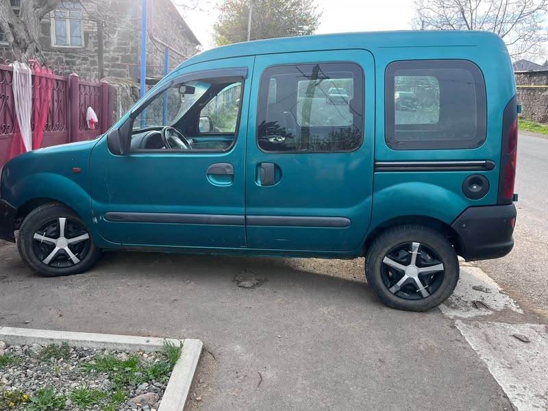 Avtomobil 2000