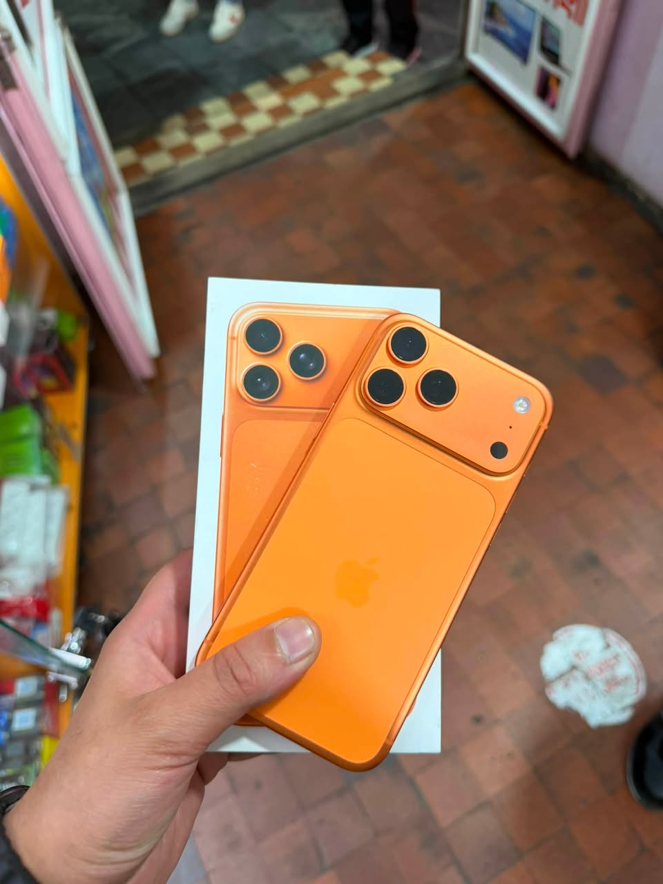 📱 იყიდება iPhone 17 Pro Max — 3,400₾