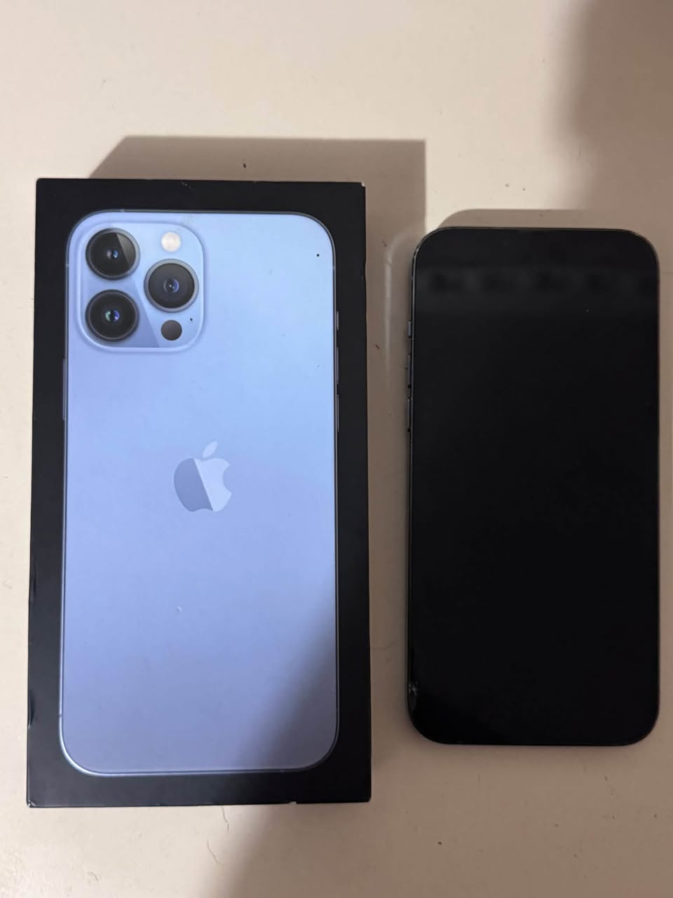 iPhone 13 Pro Max satılır, işləyir