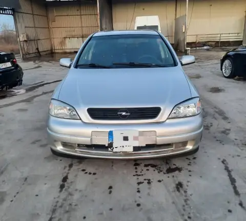 GAZ 1998 — 2,550$