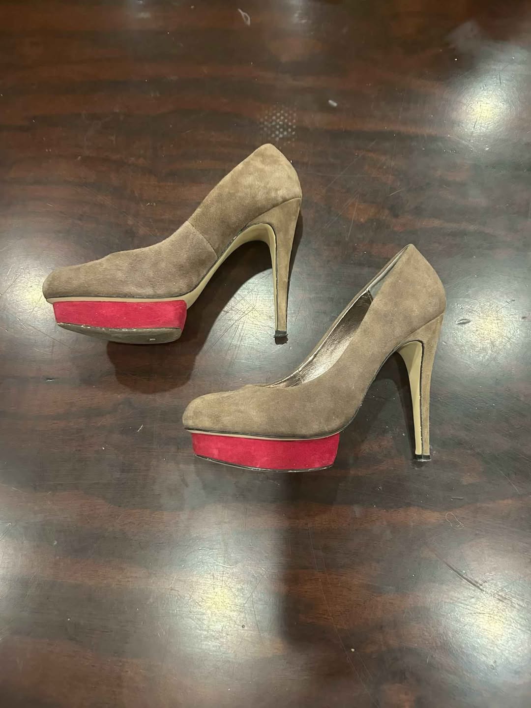 მაღალქუსლიანი ტუფლები, სტილური და კომფორტული მოდელი