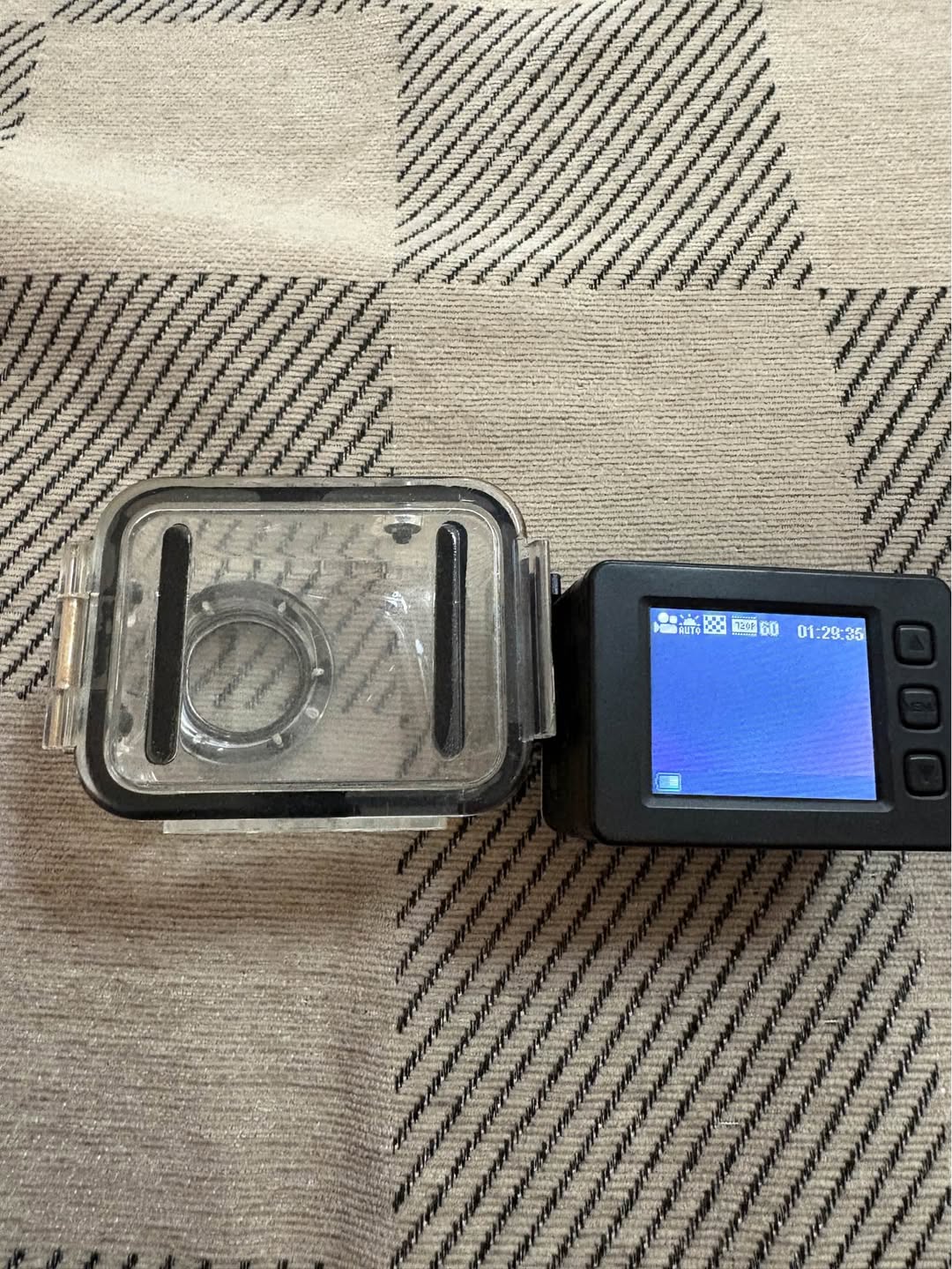 The camera works perfectly, only the back is damaged