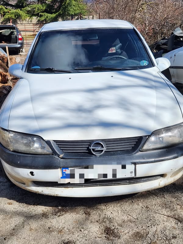 Avtomobil