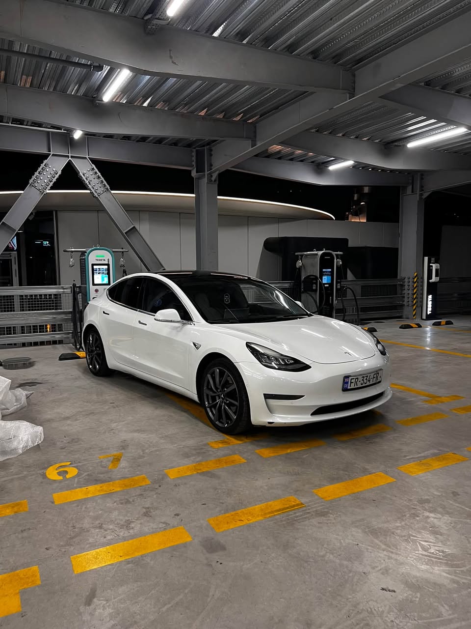 Tesla 2018 — 10,500$