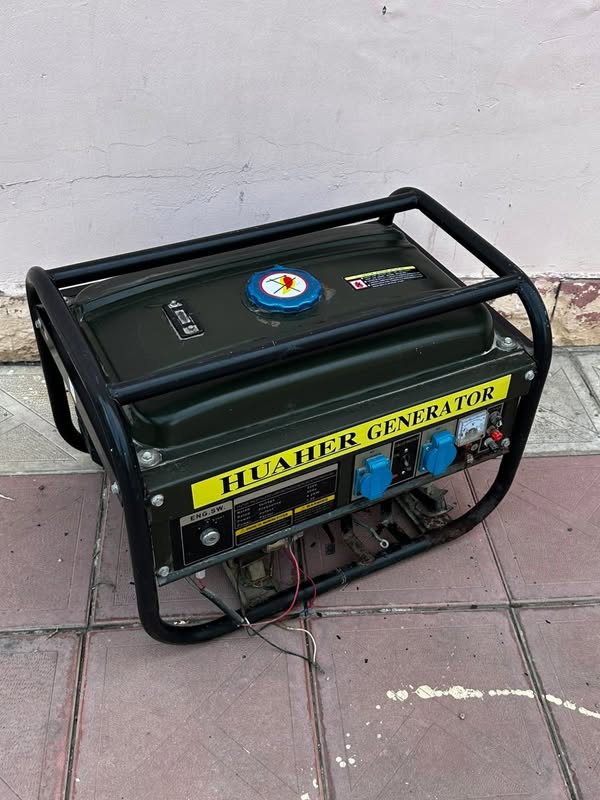 Generator satilir 350azn.Benzinle isleyir.Gucu 4200w.Yenidi istifade