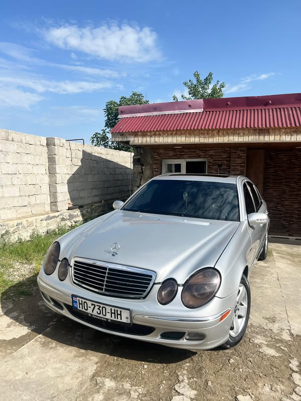 Mercedes-Benz 2002