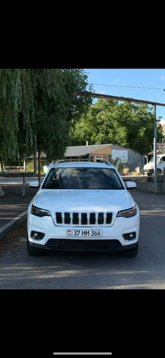 Jeep Cherokee 2019 — 12,500$
