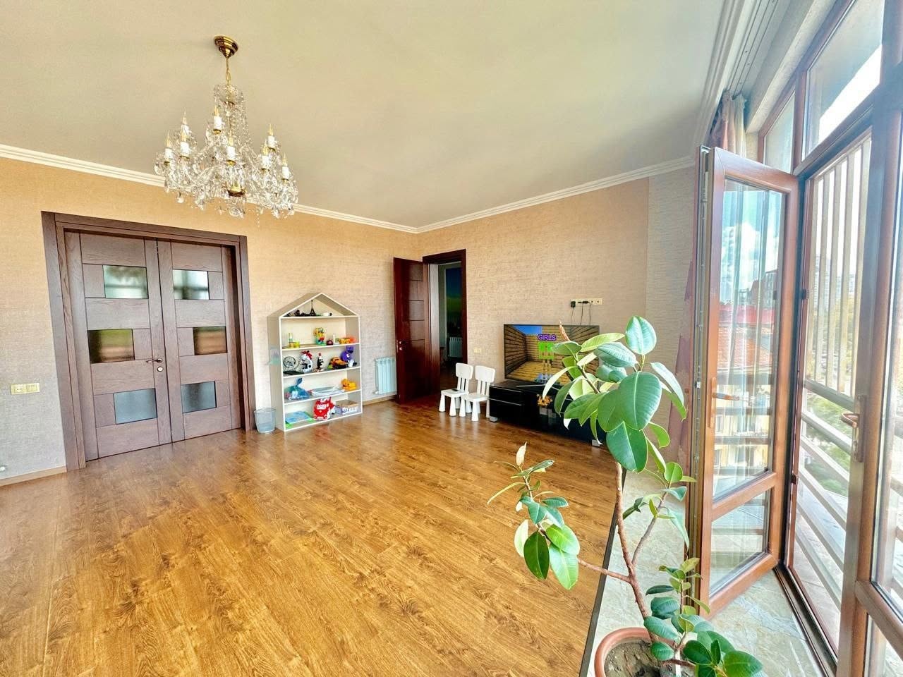5-room apartment for rent, Batumi — $2,700