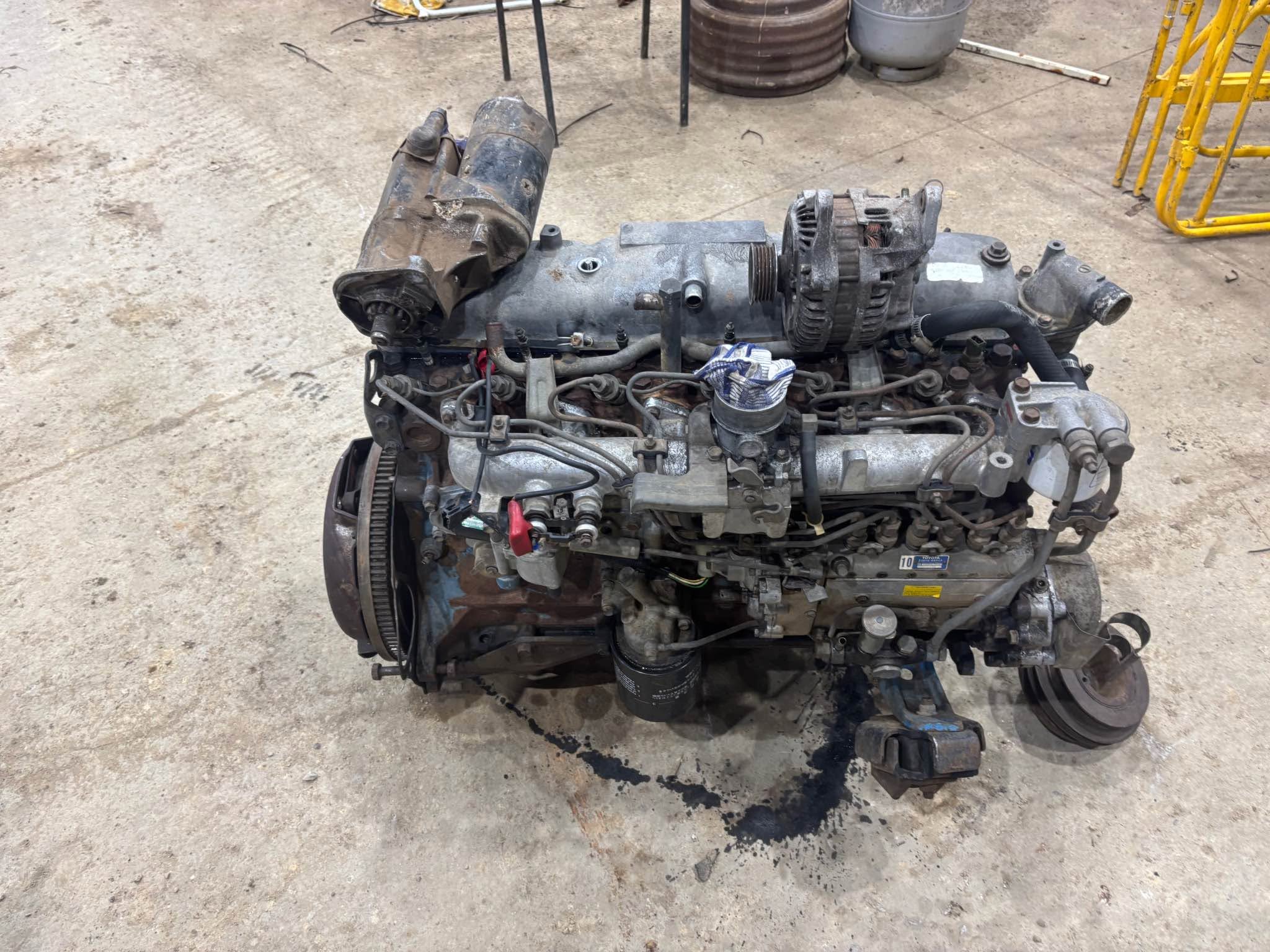 2H engine with gearbox