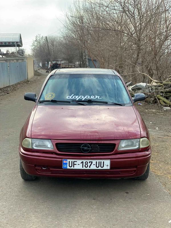Avtomobil