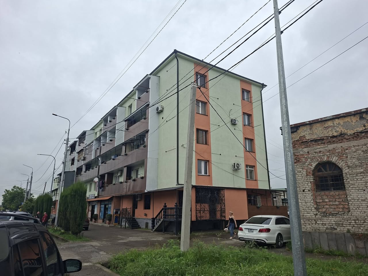 Mənzil satılır, Samtredia