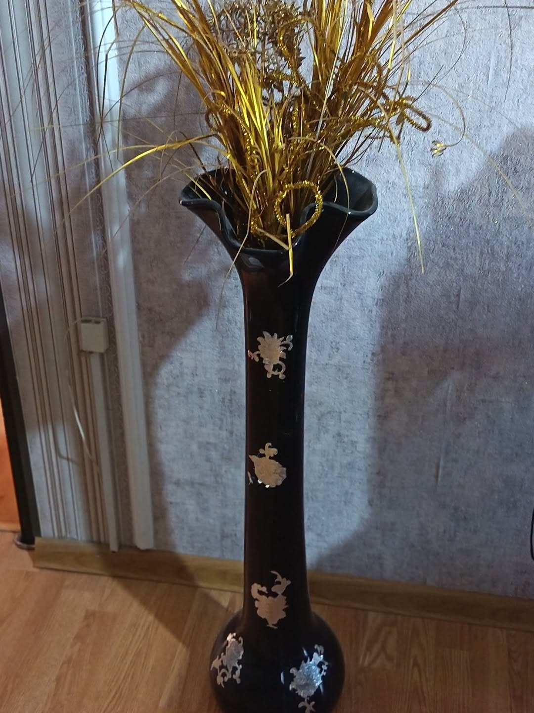 Büyük siyah dekoratif vazo