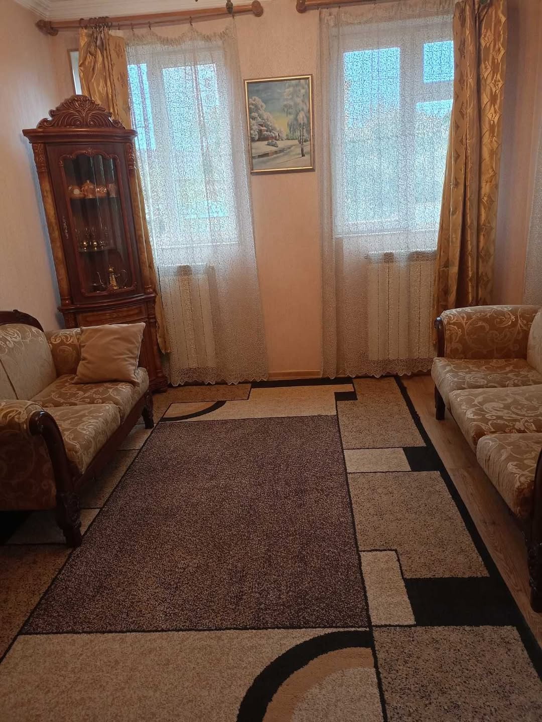 ქირავდება კერძო სახლის პირველი სართული, ცალკე — 400$