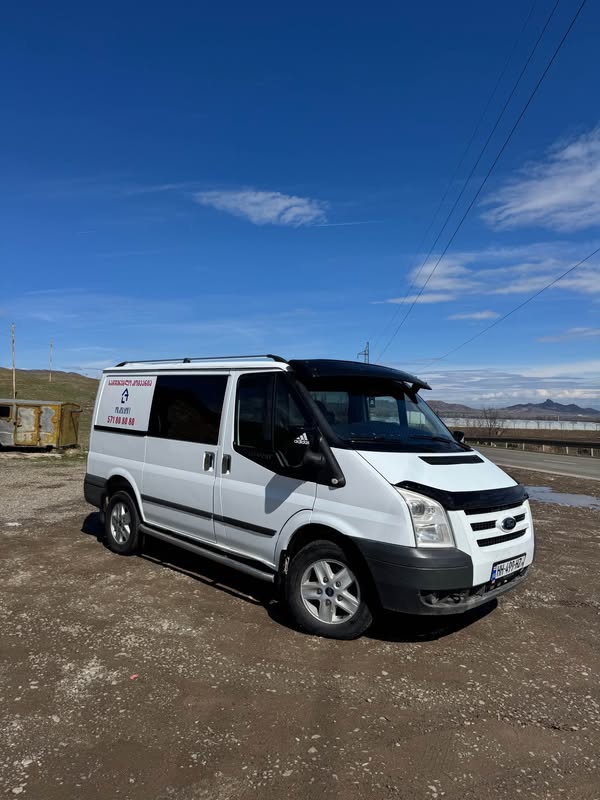 Автомобиль — 248,000$