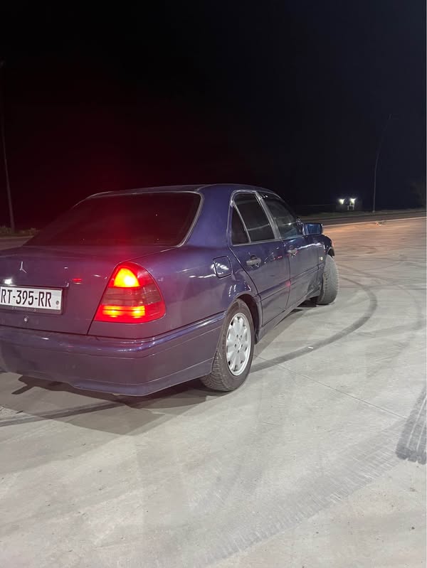 Avtomobil — 2,700$