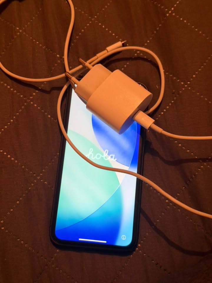 📱 იყიდება iPhone 11 ✨ კარგ — 300₾