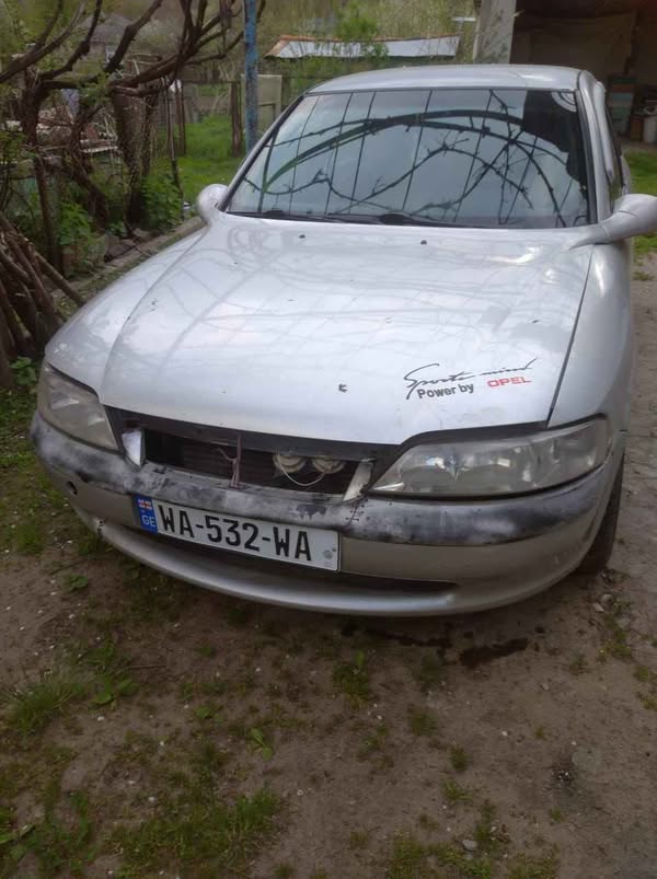 Avtomobil 1998