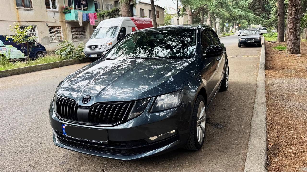 Skoda Octavia 2017 — 8,100$