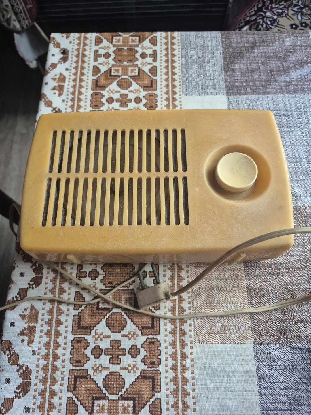 Antik bakelit radyo