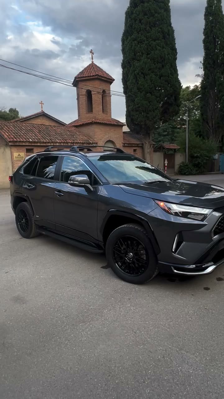 Toyota RAV4 Prime 2024 — 26,000$