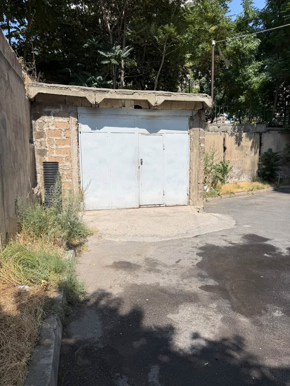 Վաճառվում է Քարե Ավտոտնակ Ընդհանուր մակերեսը`27քմ — 16,000$
