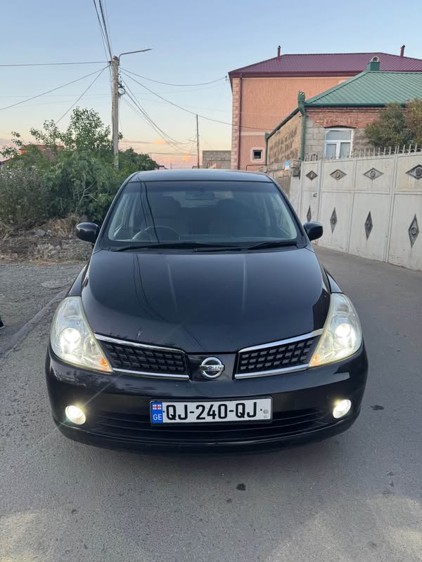 Avtomobil