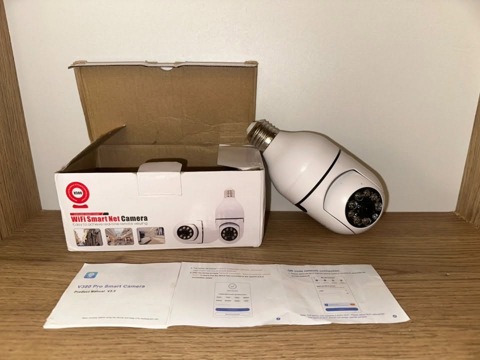 V380 WiFi bulb camera