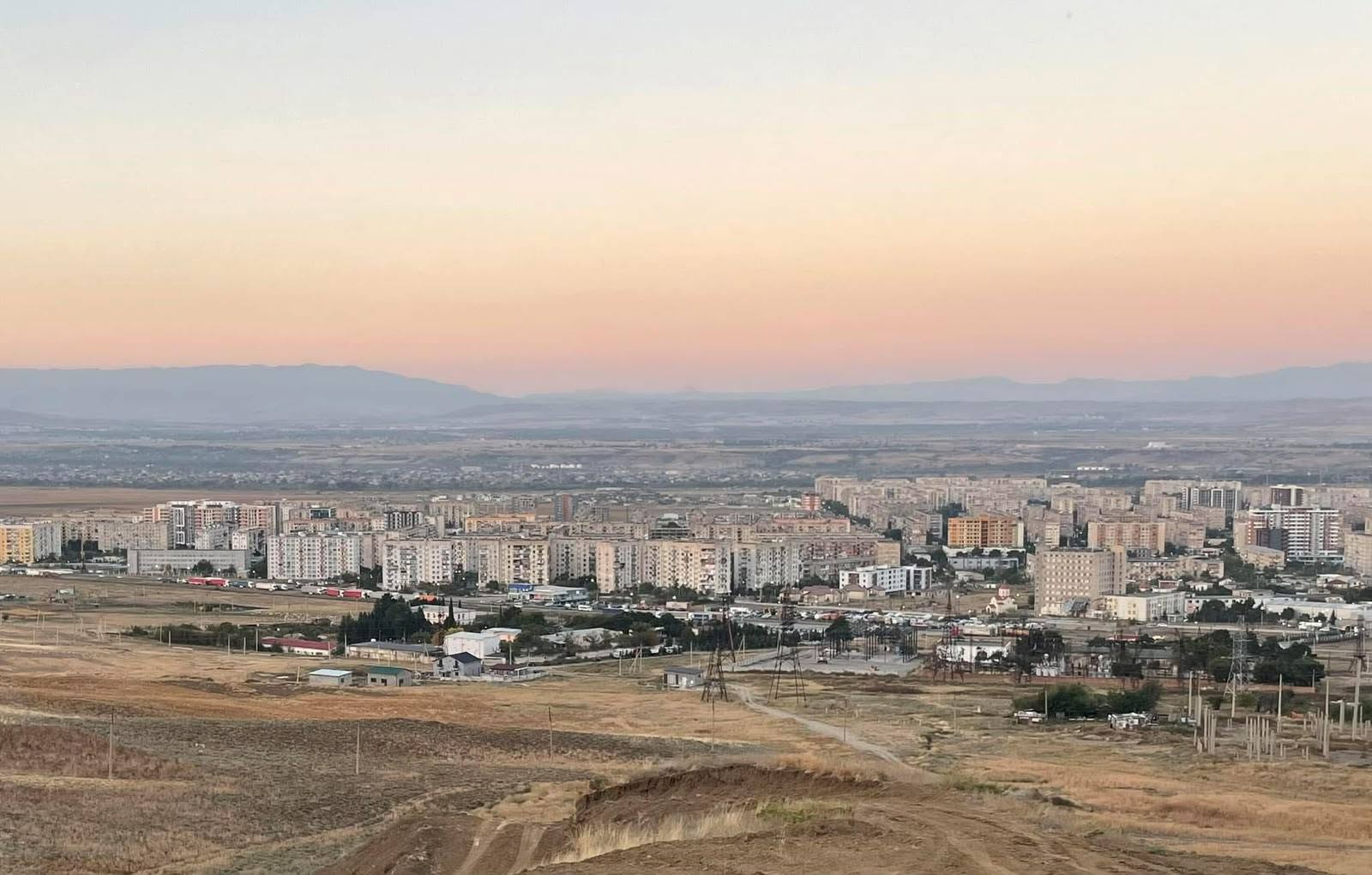 იყიდება ან იცვლება ავტომობილზე,თქვენგან დამატებუთ..რუსთავი. 613 — 35$