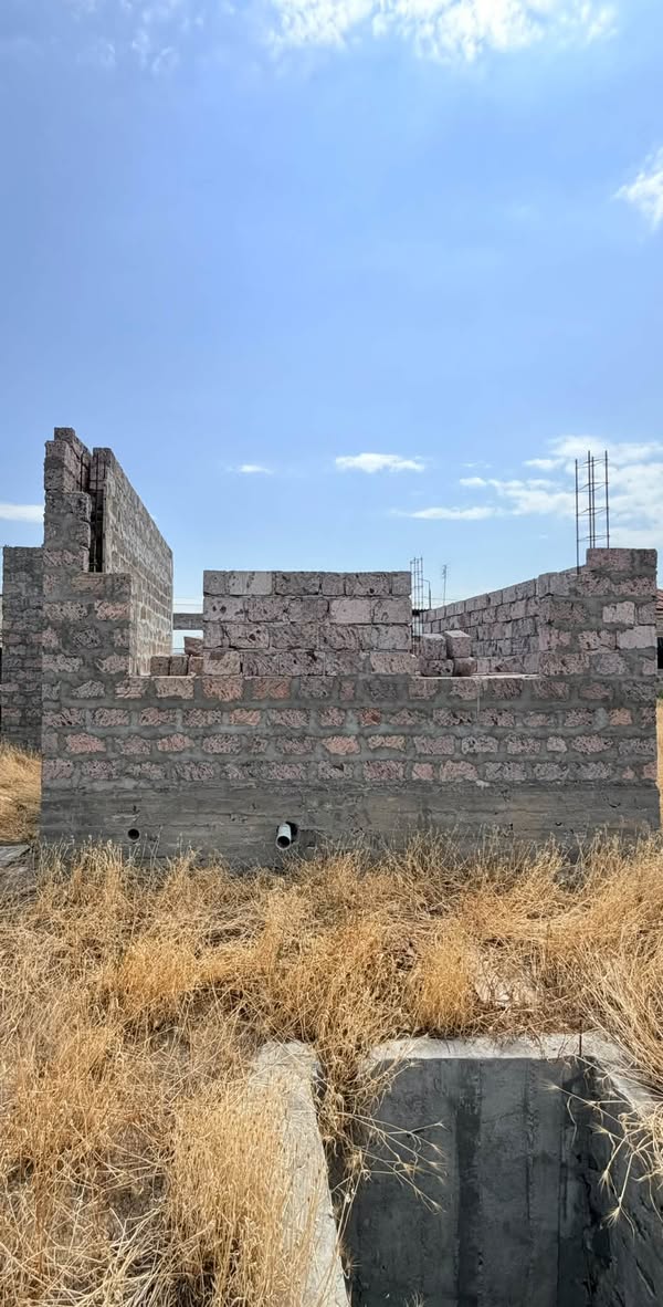 Երևանից 2 կմ` ՂՈւԿԱՍԱՎԱՆ Կիսակառույց սեփական — 48,000$
