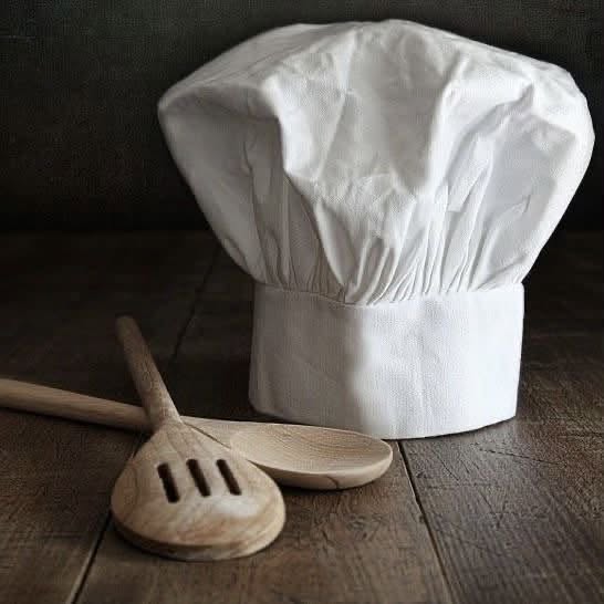 The restaurant needs an experienced chef, for questions please contact us