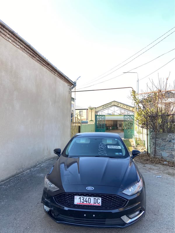 Avtomobil