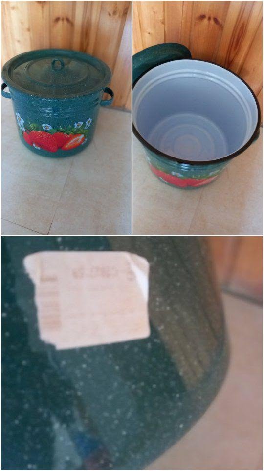 Enamel pot with strawberries, 30 cm