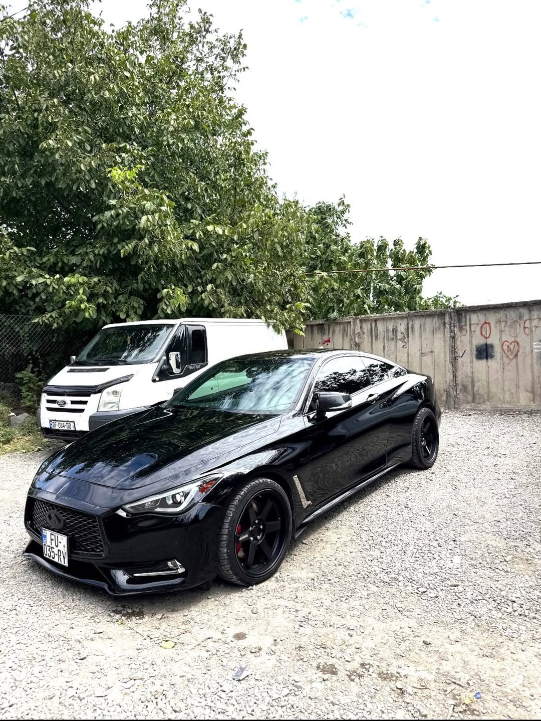 Infiniti Q60 2017 — 14,900დოლარი