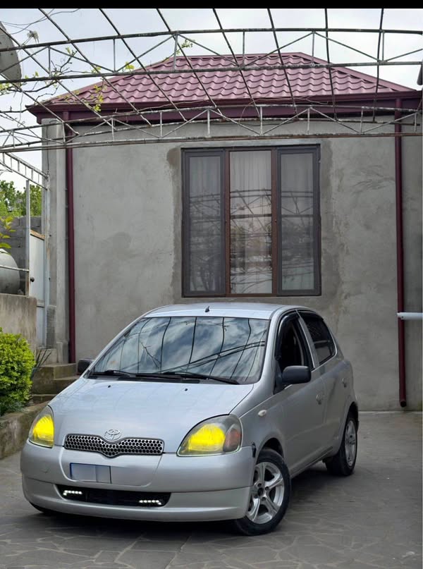 Avtomobil 2000