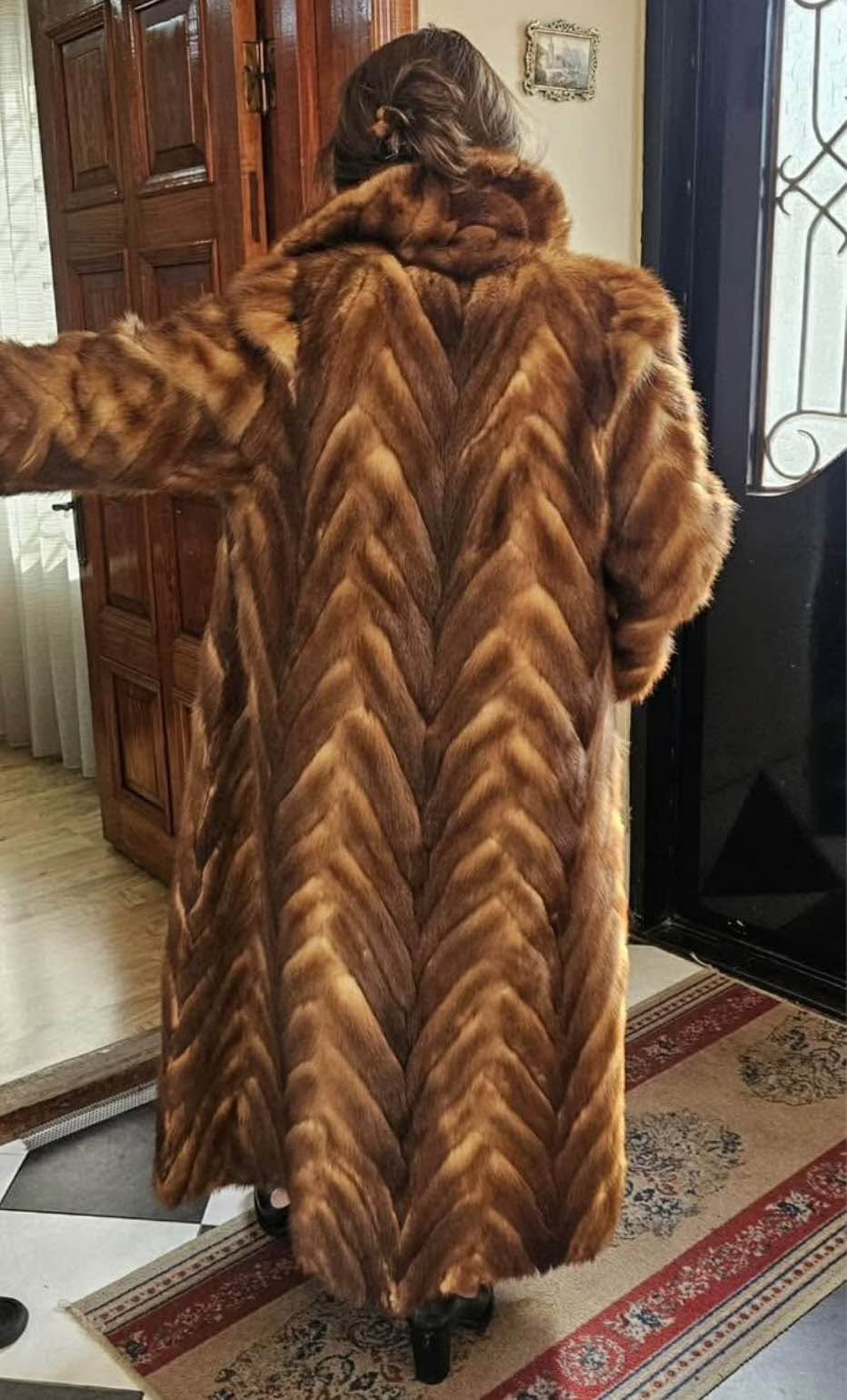 იყიდება ახალი ნორკა 1200ლარი.
