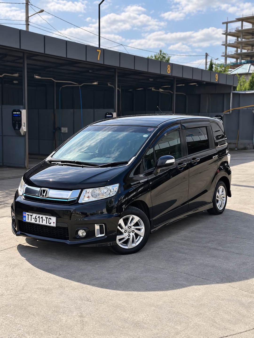 Honda Freed Spike Hybrid 2014
