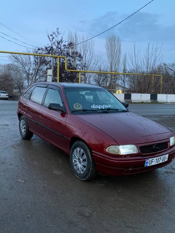 Avtomobil