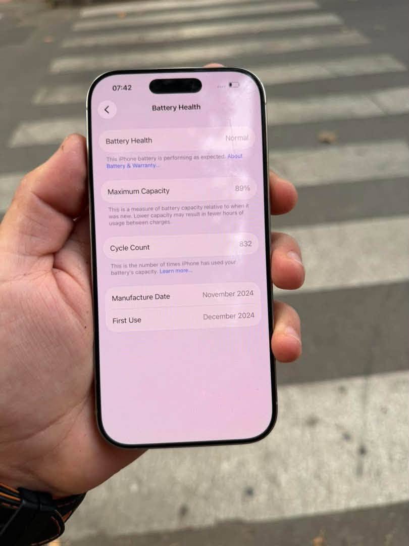 16 PRO 128GB 89% სიმიანი, მოყვება