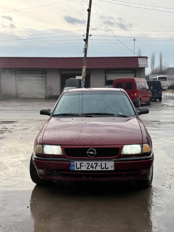 Avtomobil