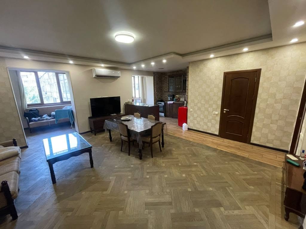 იყიდება 3 ოთახიანი ბინა, ერევან — $199,900