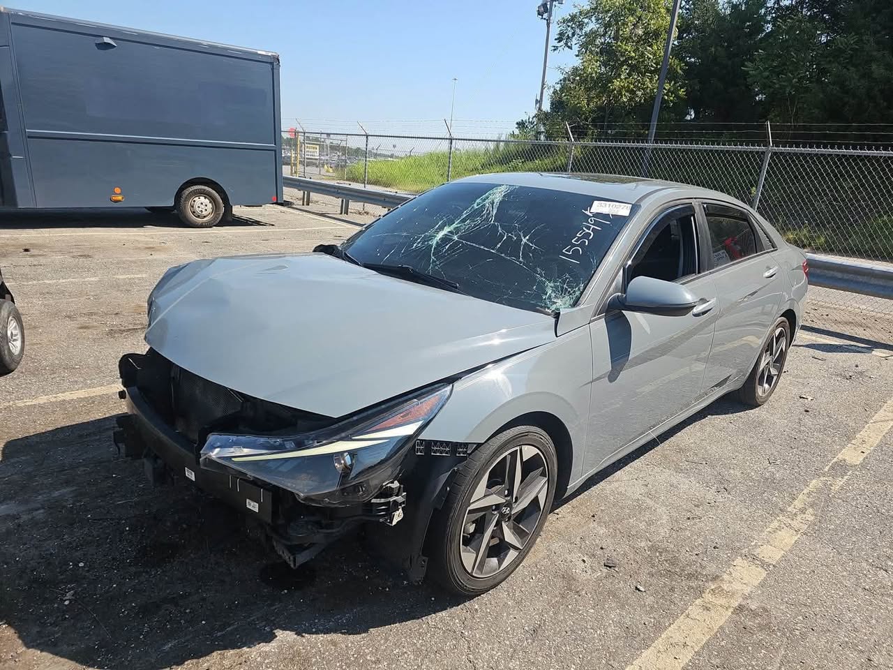 Hyundai Elantra 2021 — 5,700$