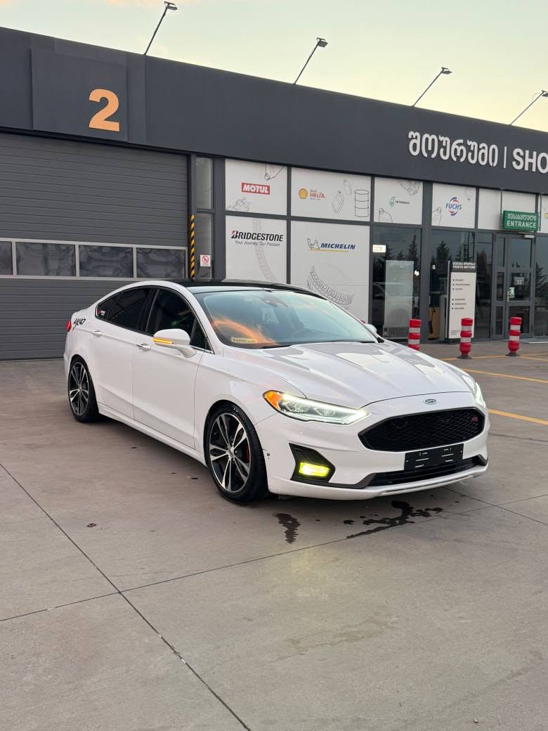 Ford Fusion — 11,000$